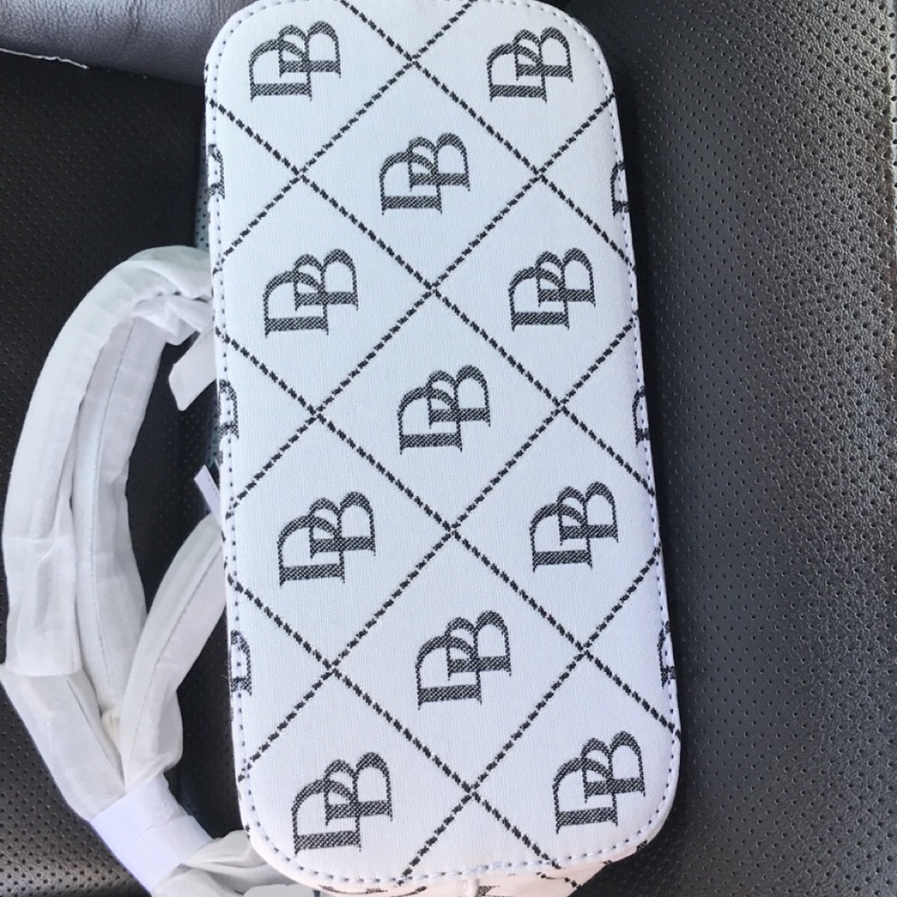 D&B Maxi Quilt Suki Crossbody - Picture 4 of 5